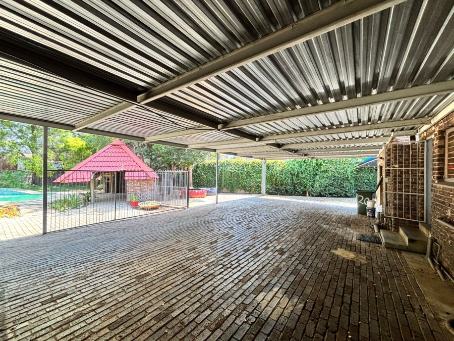 4 Bedroom Property for Sale in Van Der Hoff Park North West